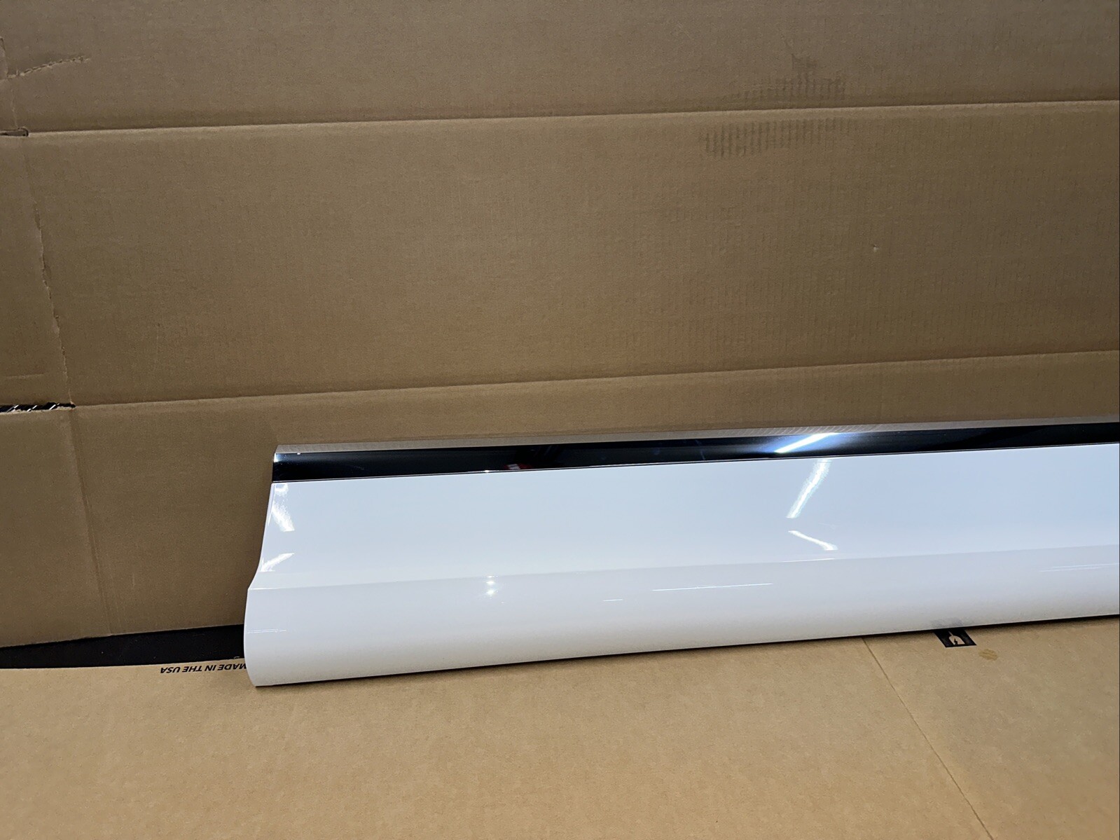 BENTLEY BENTAYGA Right Front  door panel side skirt 36A853072