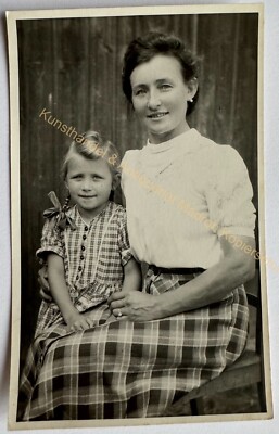 orig. Foto Ak 1940 Mutter Kind Mädchen Tochter