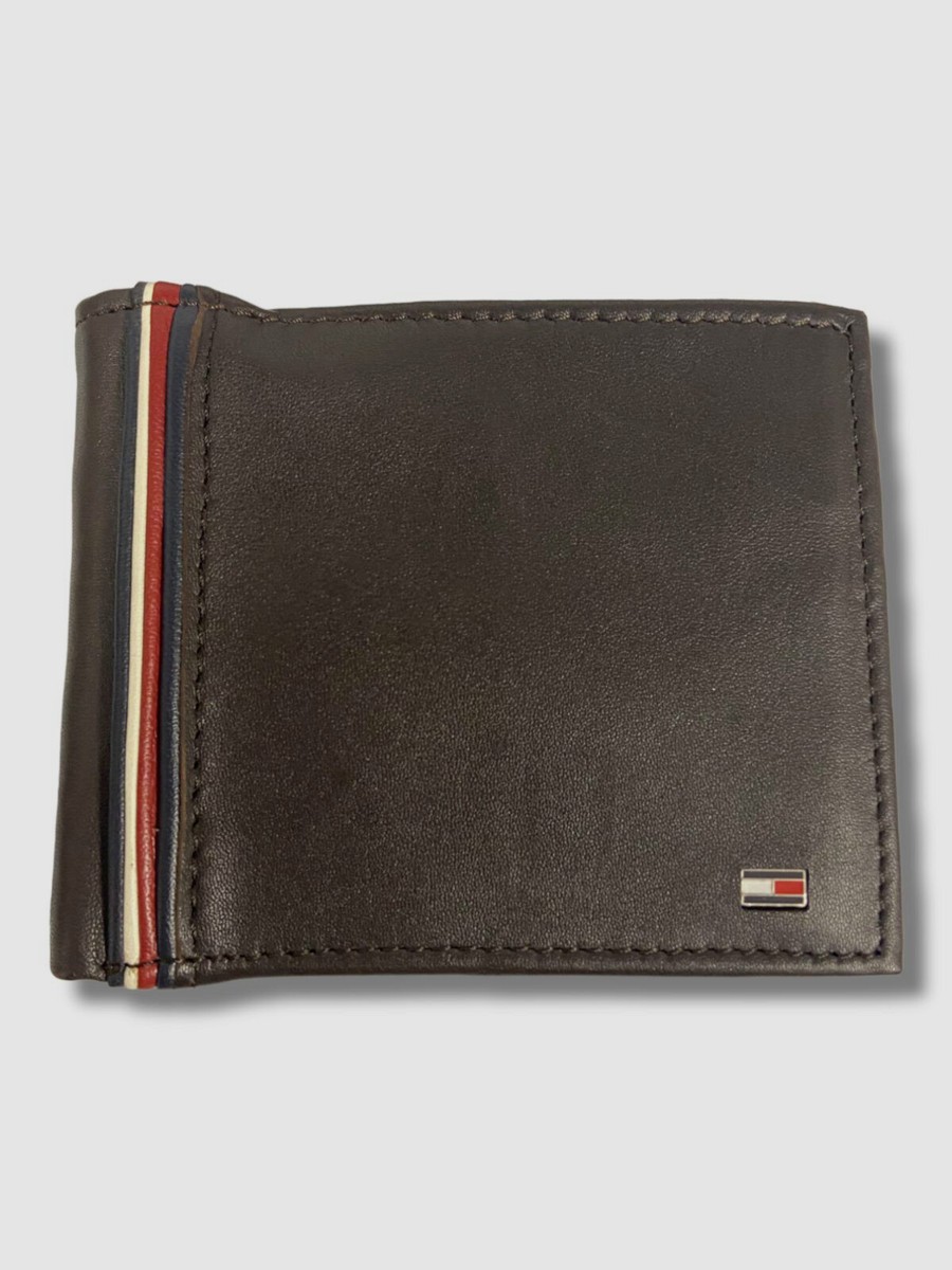 $50 Tommy Hilfiger Men's Brown Rfid Genuine Leather Passcase