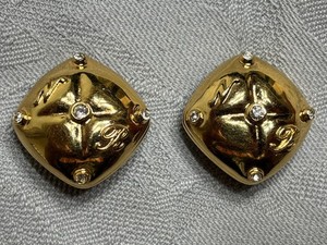 Authentic Vintage Signed NINA RICCI Gold Plated Clip on Earrings Paris France NR Logo
