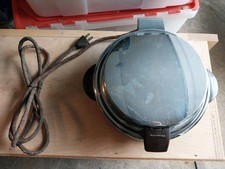 Vintage Toastmaster Waffle Maker/ Model 2D2 /...