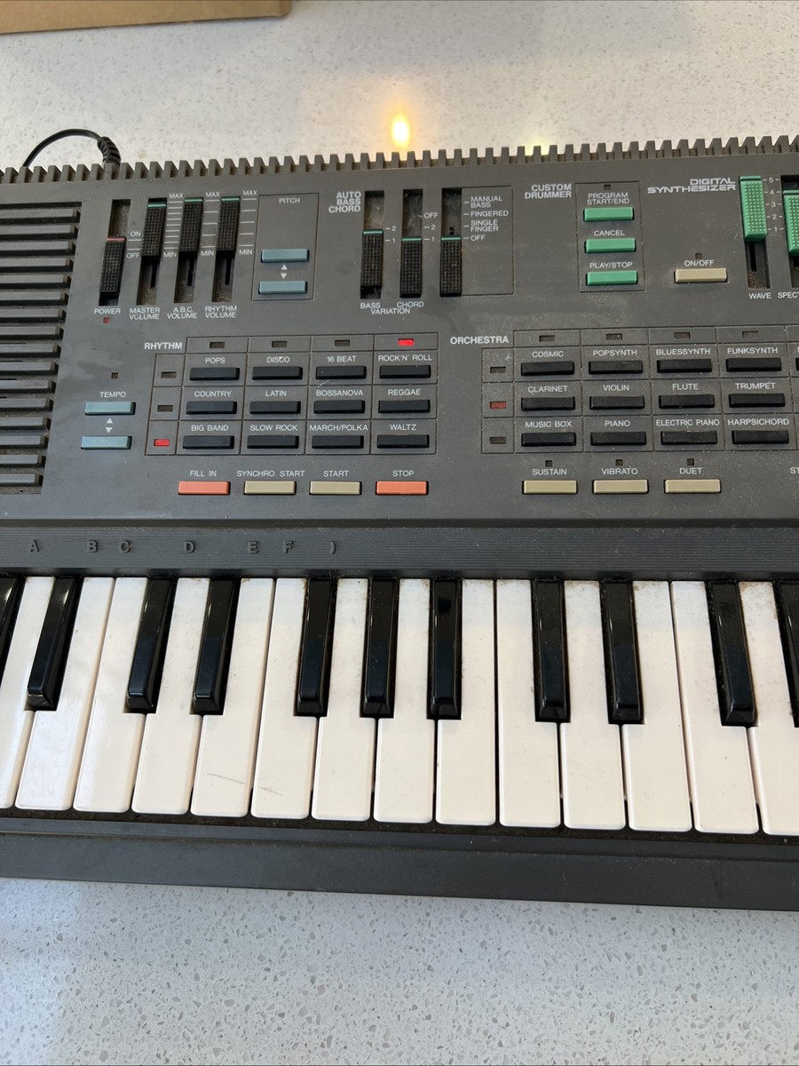 Vintage Yamaha Portasound PSS 460 Portable Keyboard