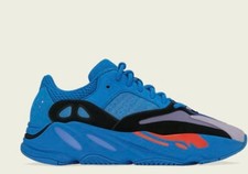 adidas Yeezy Boost 700 MNVN Laceless HI 