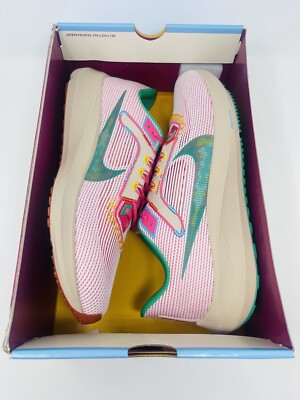 Size 14 Nike Air Zoom Pegasus 40 Familia Sail Green  display picture 2