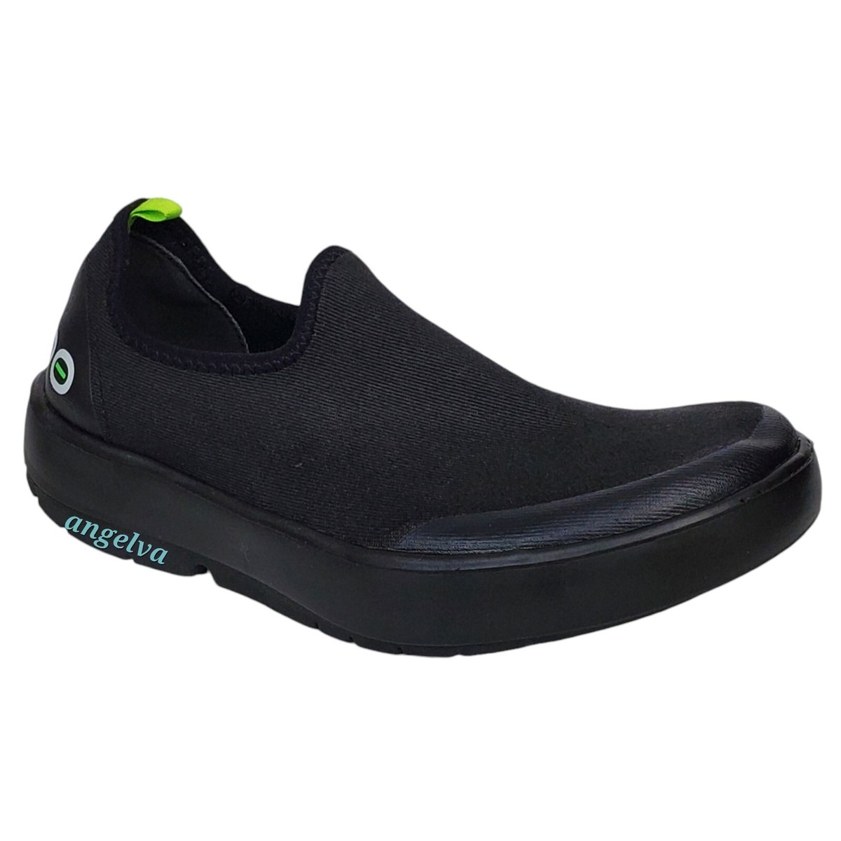 Oofos womens oomg eezee low slide on sneakers shoes black  display picture 2