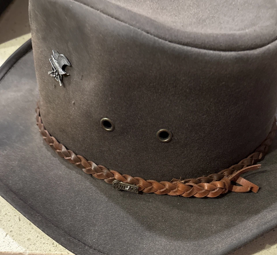 Sombrero Outback Trading Co. Grizzly 1486 Sombrero de piel aceitosa Marrón Campo - Talla Pequeña Foto 2 de 4