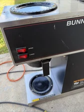 BUNN VPR BREWER 33200 Commercial Style Pourover COFFEE MAKER  No Carafes