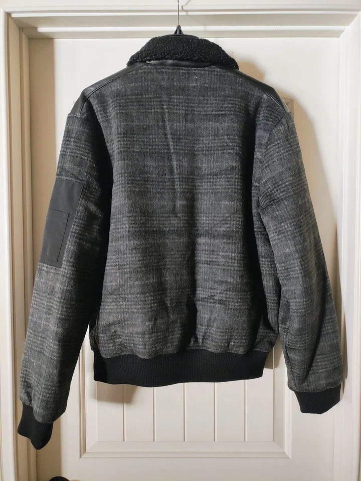 Chaqueta de bombardero DKNY para hombre a cuadros ultra resbaladiza talla M irregular Foto 4 de 4