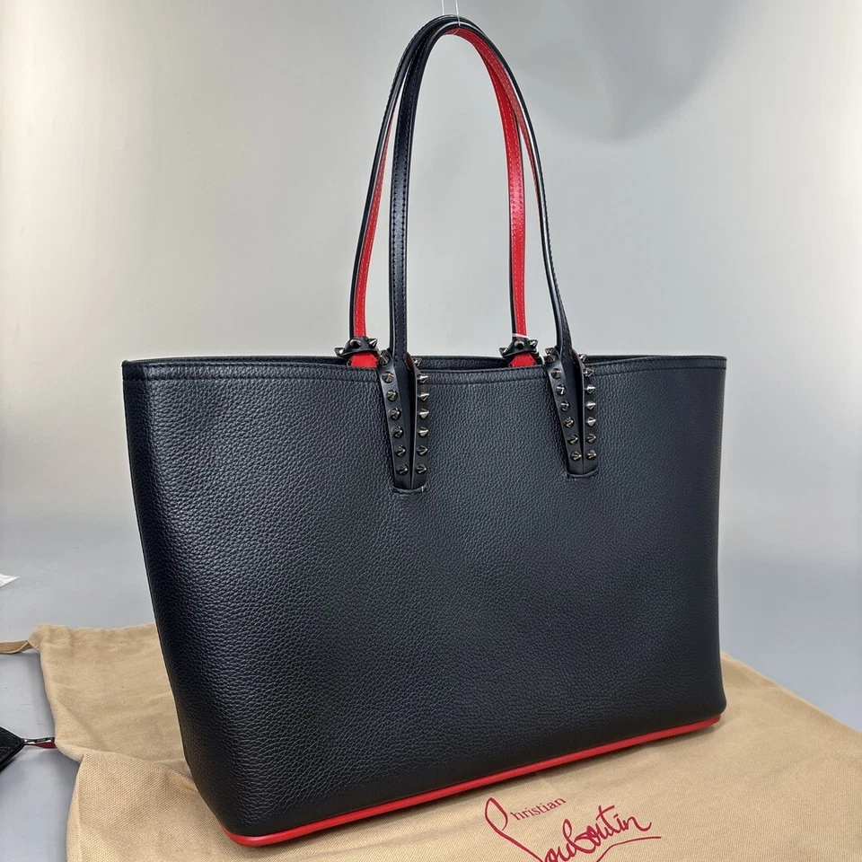 Bolso de Mano Christian Louboutin Cabata Cuero Negro Rojo Tachuelas Artículo de Moda Foto 3 de 4