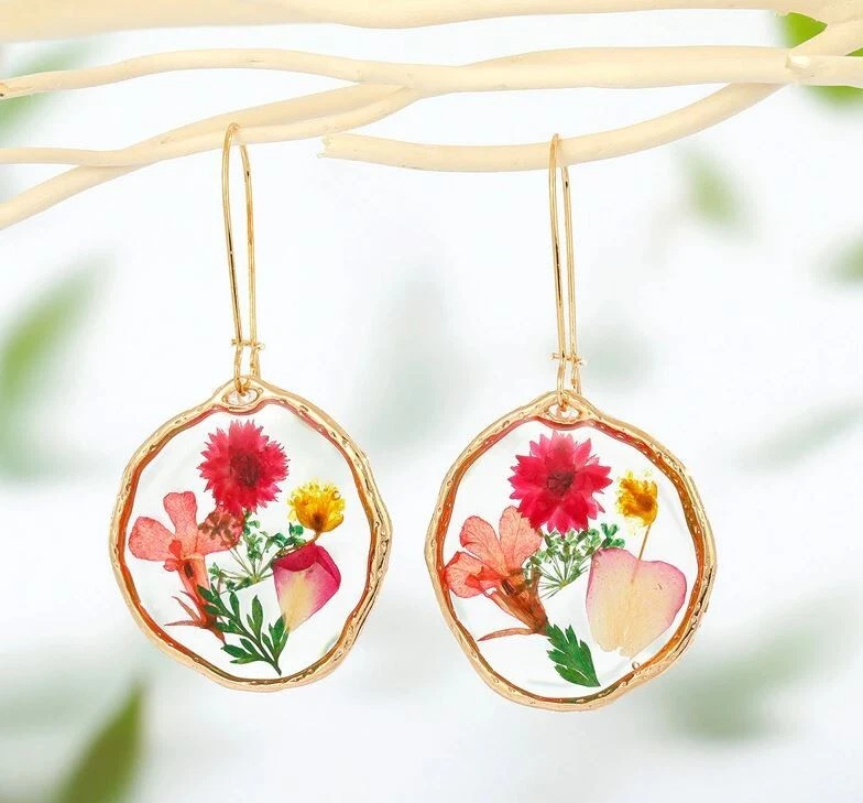 Resin earrings with dried flowers deals