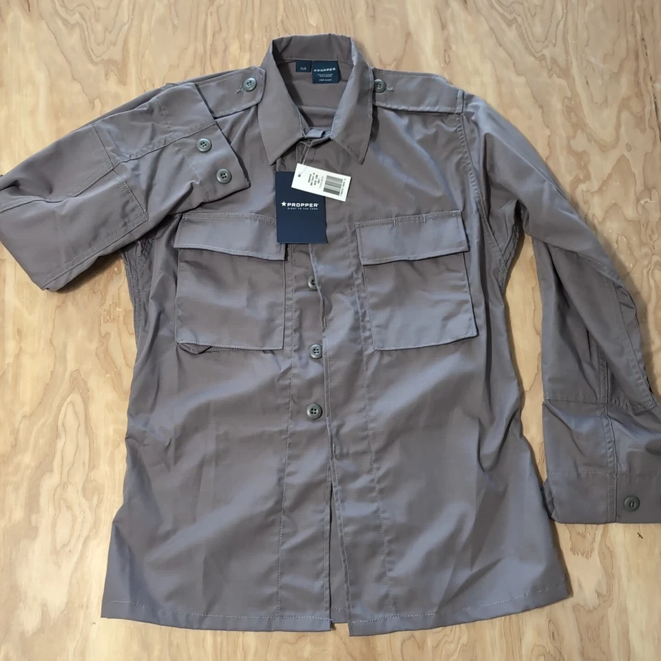 Camisa de manga corta Propper nueva con etiquetas - Ropa de trabajo gris con botones - XS Foto 2 de 4