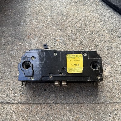 Q12100TF Square D 100 Amp 2 Pole Circuit Breaker Type Q1TF Top Feed Untested