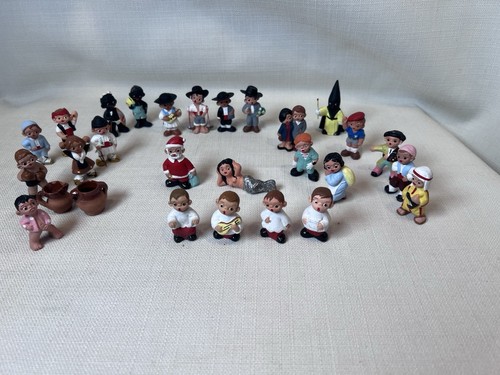 Vintage Red Clay Mud People Terra Cotta Miniature Figures Spain 2 Inch Lot Of 26 - Picture 11 of 17