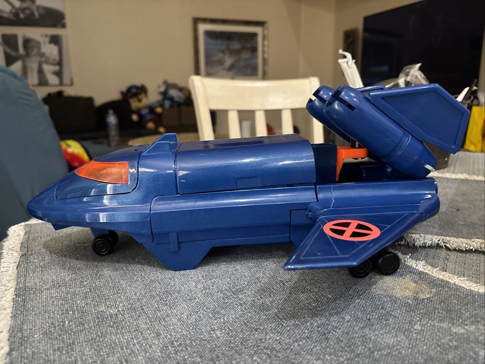ToyBiz 1994 Marvel X-Men Blackbird Jet Missile Launcher With X-Men Figurines - Image 4 of 4