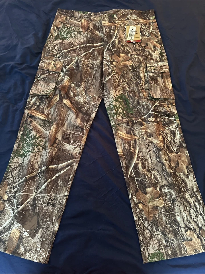 Realtree Edge Women’s Hunting Pants Size 16 - Image 2 of 3