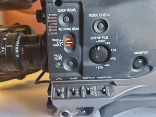PANASONIC AG-200 DVC 1/2" 3-CCD Fujinon S20x6 4BRM DVCAM 3CCD wPower, TP Plate - Picture 6 of 24