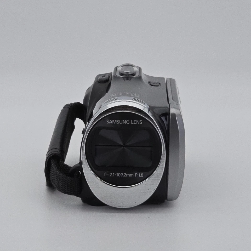 Samsung HMX-F90 HD Camcorder (Black) - 52x Optical Zoom, 720p HD, Pre-Owned - Image 3 of 4