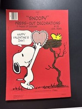 RARE Snoopy Valentine  Press Out  Die Cut 5 Wall Decorations 1965 Schulz Uncut