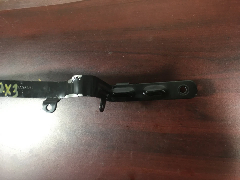 BMW 328I 2012-2016 bandeja de batería soporte de barra antivuelco 7601939 OEM. Foto 2 de 4