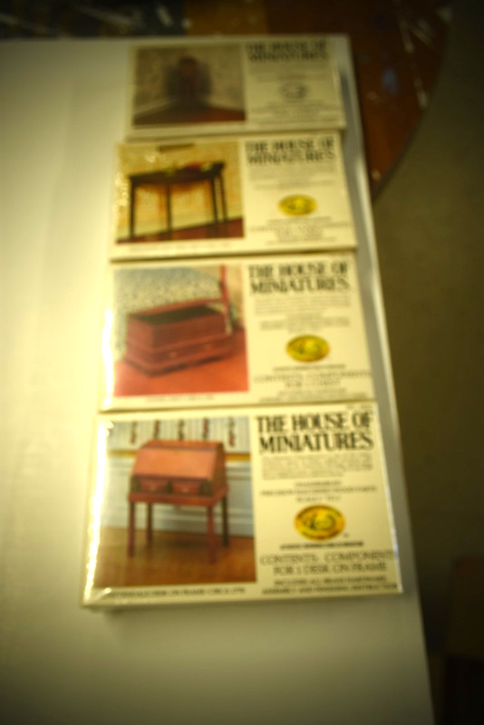 Lot 6 House of Miniatures 4 items 