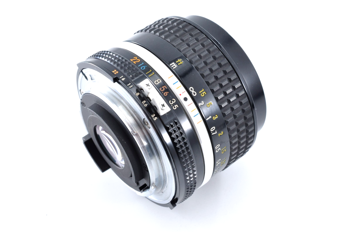 Nikon Ai-s Nikkor 28mm F/3.5 MF Wide Angle Lens From Japan [Mint