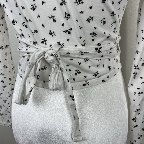 Brandy Melville Wrap Blouse Girls 16 White Blue Floral Print Long Sleeve Kids - Picture 12 of 13