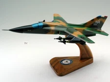 General Dynamics F-111 – USAF Desk Wood Airplane Moveable Wings Model Small 1/72