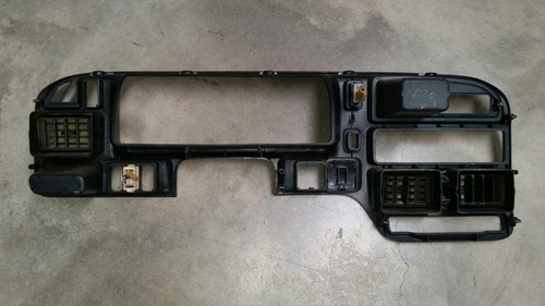 04/1996 to 12/1998 Mazda B2600 B2500 Bravo - Dashboard trim / Cluster surround - Picture 2 of 2
