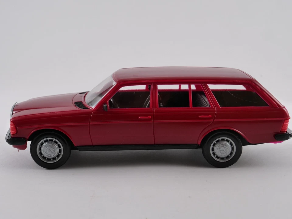 STAHLBERG MERCEDES 240 Break Plástico Finlandia 23 Cm Nuevo Paquete Original - Imagen 4 de 4