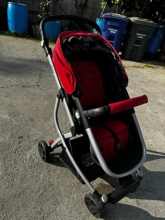 Cochecito convertible versátil Urbini Omni solo Foto 3 de 4