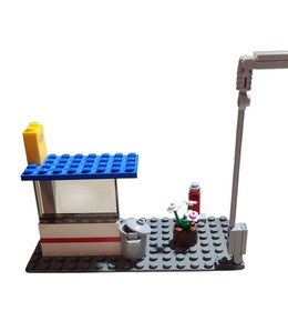 Lego City Corner 7641 Retired Set