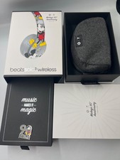 Beats by Dr. Dre Beats Solo3 Wireless Disney Mickey Mouse 90th Anniversary