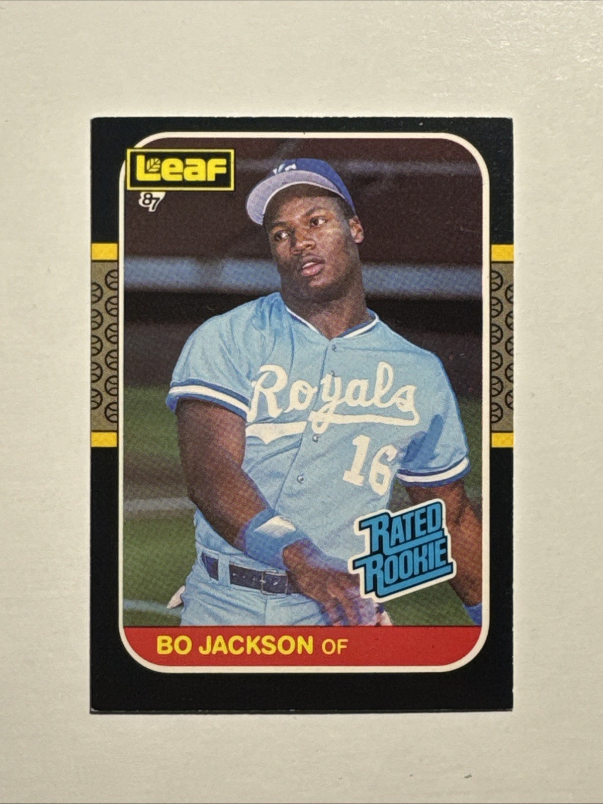 ROOKIE ~ 1987 Leaf Canadian #35 ~ Bo Jackson