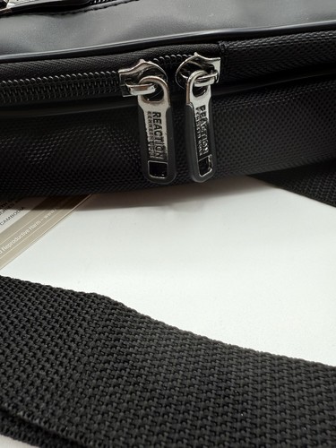 Tablet / Laptop Carrying Bag Kenneth Cole Reaction R-Tech"Night & Day"Crossbody - 第 9/16 張圖片