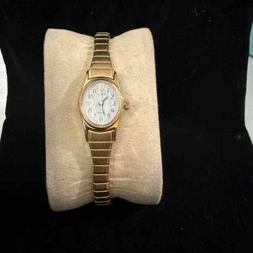 Vtg Timex Women Cavatina Gold Tone Expansion 18mm Quartz Analog Watch 5 3/4"