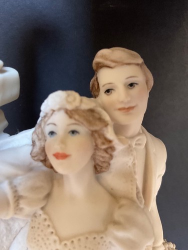 Giuseppe Armani Married Couple with Bouquet Sculpture 1992 Florence Italy - Picture 4 of 9