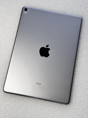 Apple iPad Pro 1st Gen. 256GB, Wi-Fi Only, 9.7 in - Space Grey - ref: 457 - Picture 2 of 7