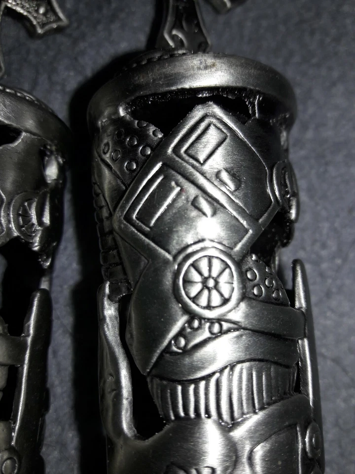 2 lembranças de velas de batizado para bebês. Cor unissex, estanho ou níquel. Metal - Imagem 4 de 4