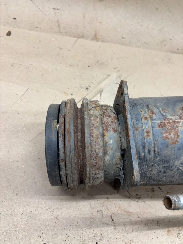 1970 71 72 73 74 CHEVROLET GMC Frigidaire compressor de ar condicionado 5910793 original de fábrica - Imagem 2 de 4