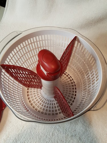 KitchenAid Salad & Fruit Spinner with 3 compartments - Red/White Free Shipping - Imagen 4 de 7