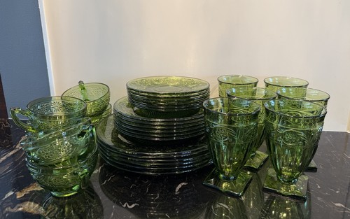 30 Pieces MCM Vintage Indiana Glass Daisy Avocado Green Complete Set For 6