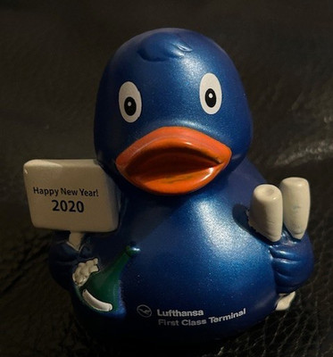 ### LUFTHANSA FIRST CLASS - ENTE - GUMMIENTE - BADEENTE - HON - RARITÄT !!! ###