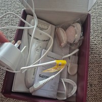 Philips Series 8000 Epilator, Wet and Dry Cordless Hair Removal for Legs and Bod