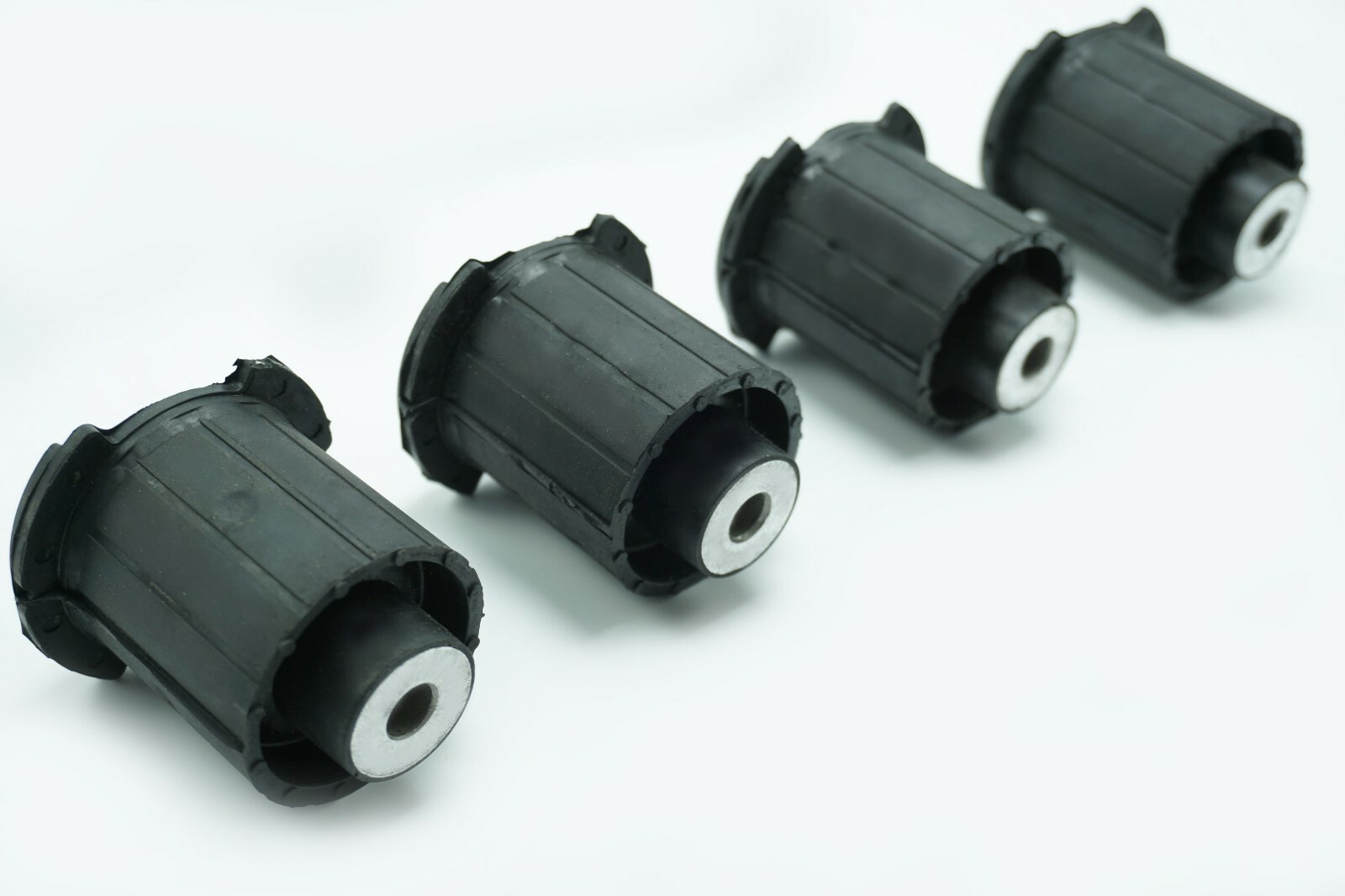 *** ROLLS-ROYCE PHANTOM - Front Suspension Upper Wishbone BUSHINGS: 2004-2018 **
