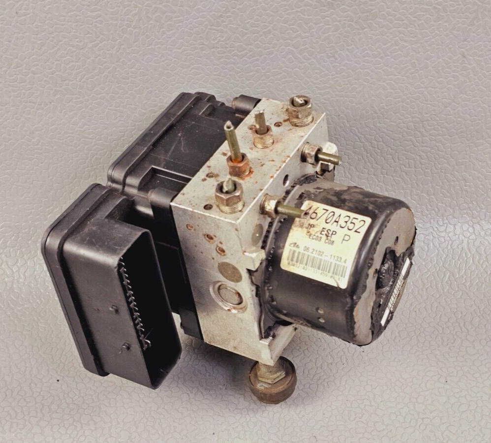 2010-2013 Mitsubishi Lancer ABS Pump Module OEM USED 2010-2013 Mitsubishi Lancer ABS Pump Module OEM USED