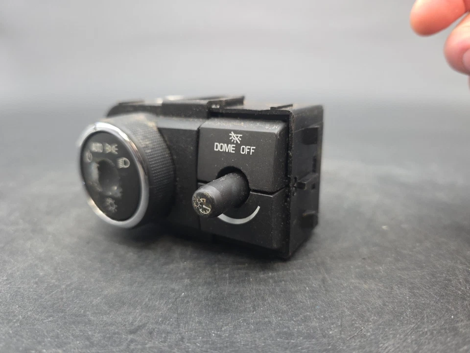 Interruptor de luz atenuador de faros automático Chevrolet Traverse 2009-2017 25779037 X24-812 Foto 3 de 4