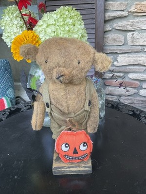 Arnett s Country Store Vintage Primitive Bear Pumpkin Halloween Fall 11  Rare