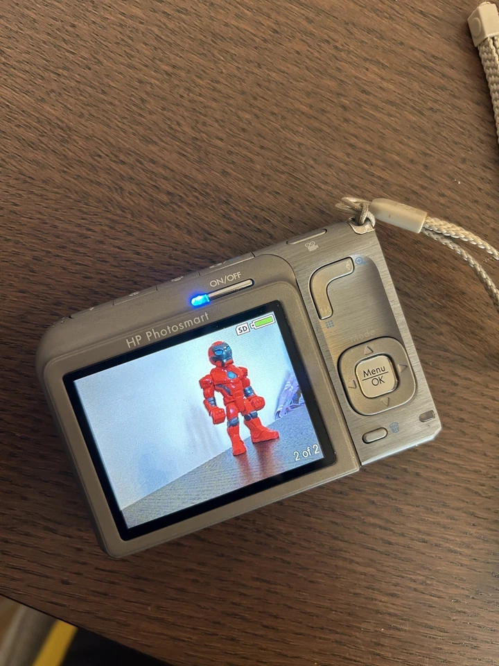 HP Photosmart R827 Digital Camera 7.2 MP - Image 3 of 4