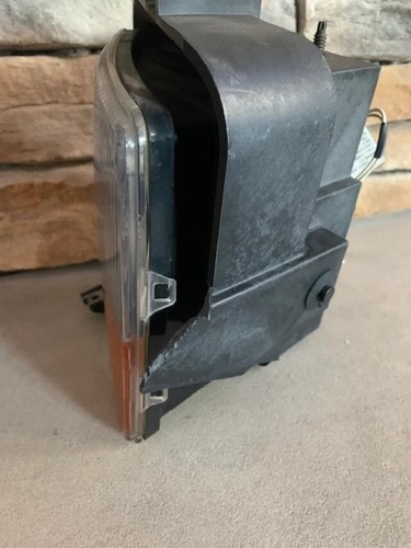 2003-2007 Cadillac CTS LEFT Side Fog Signal Lamp OEM PN#15930687 - Picture 2 of 8