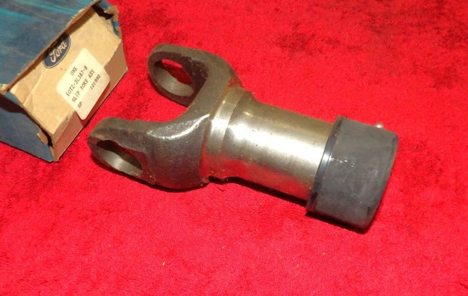 1981 1982 1983 1984 年 1985 年福特 F250 F350 4WD 4x4 NOS 前轴内侧 SLIP YOKE — 第 2/4 张图片